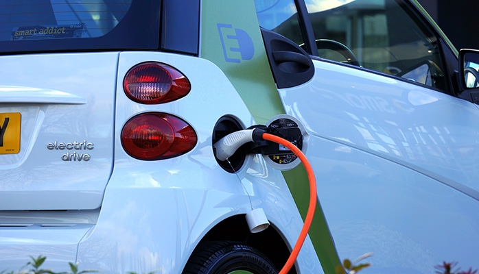 Voiture électrique : faut-il assurer spécialement sa batterie ?